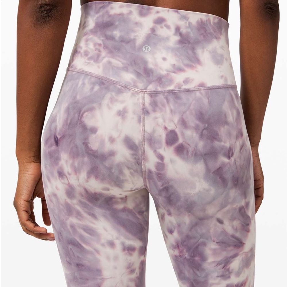 SOLD BNWT Lululemon Diamond Dye Aligns - Picture 3 of 6